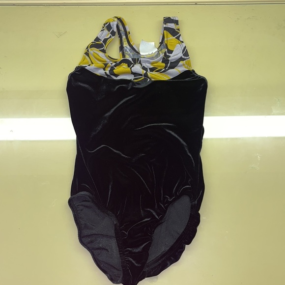 Gymnastics Leo - Picture 1 of 3